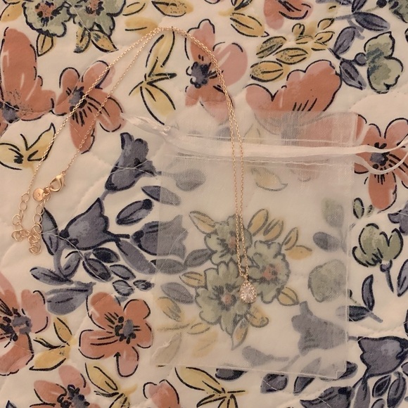 LC Lauren Conrad Crystal Necklace - Picture 2 of 7